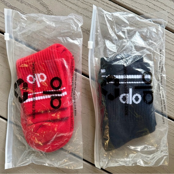 ALO Yoga Red and Black Socks NEW - Picture 1 of 2